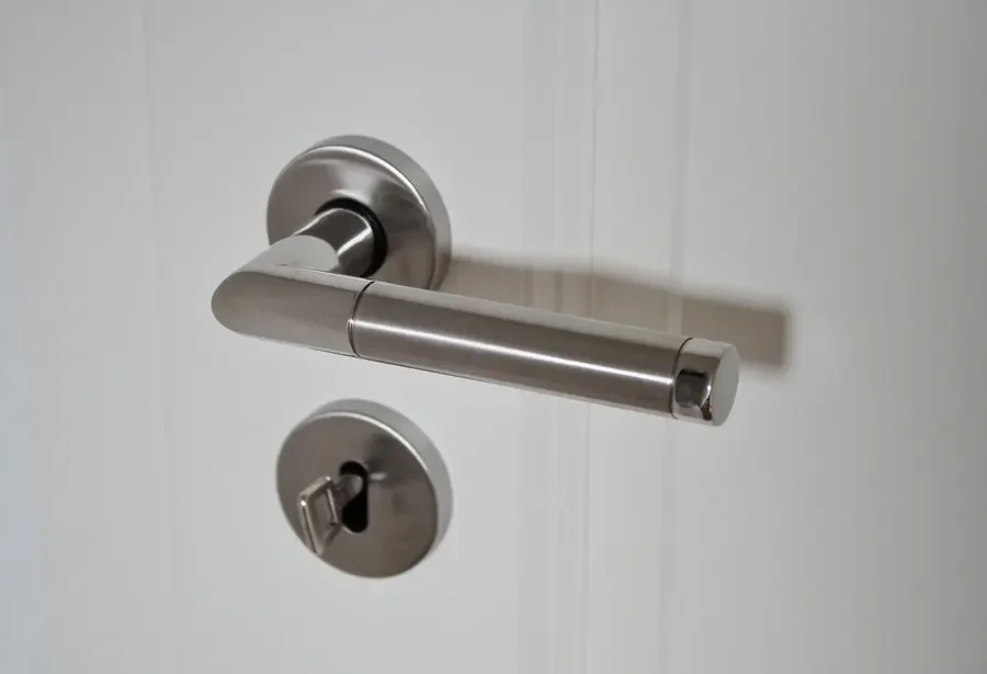 Lever door handle with a thumb turn – the open-door test when your uPVC door won't lock in Wilmslow, Locksmith Wilmslow guide